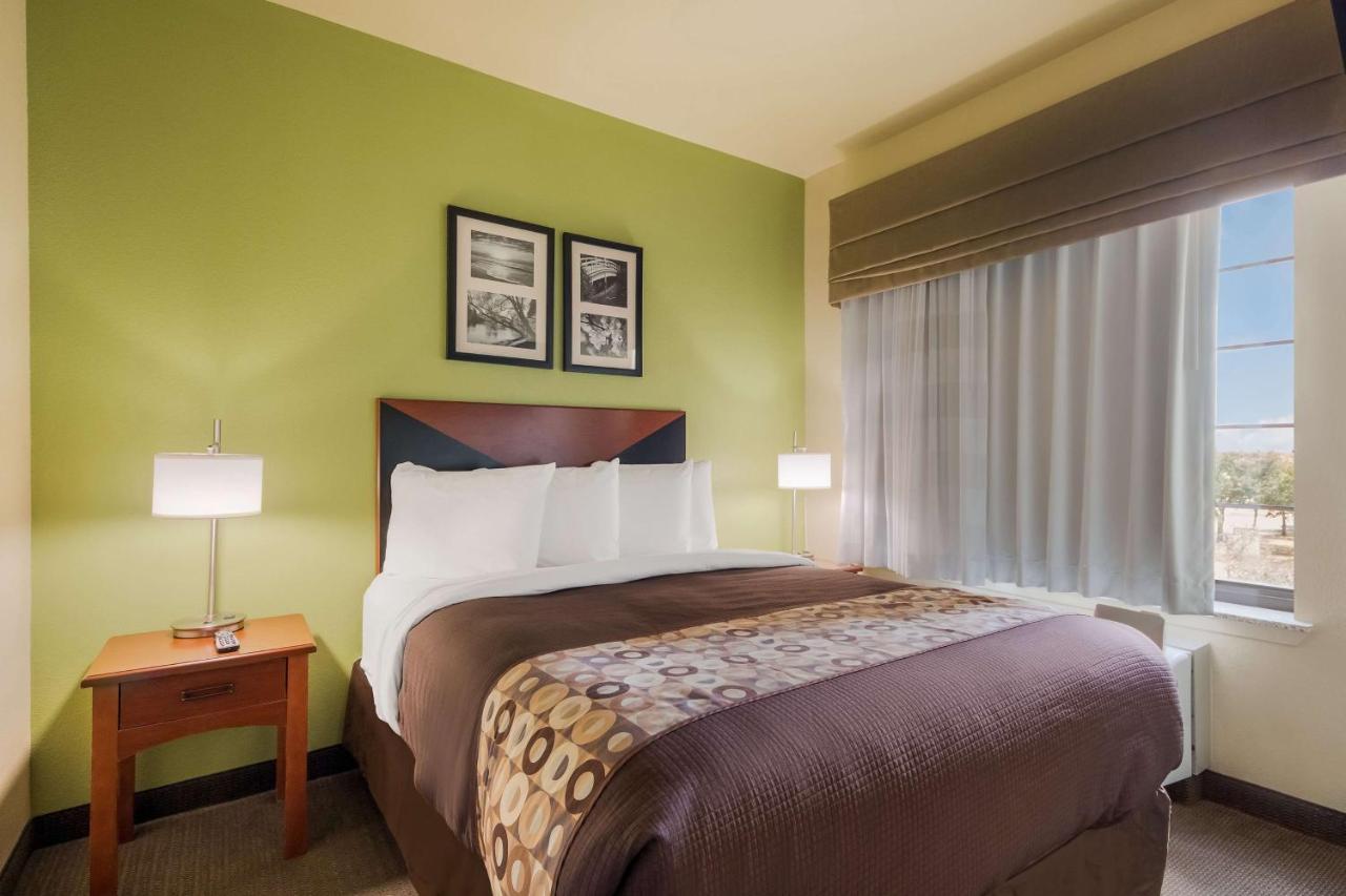 Surestay Plus Hotel By Best Western Near Seaworld San Antonio Dış mekan fotoğraf